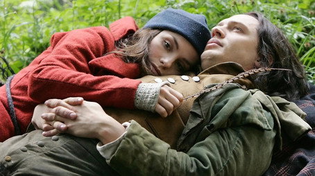 Uğultulu Tepeler (Wuthering Heights) İnceleme: Aşkın Karanlık Yüzü kapak görseli