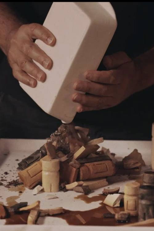 Sobre Ruínas (2025) poster