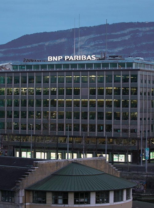 BNP Paribas, dans les eaux troubles de la plus grande banque européenne (2018) poster
