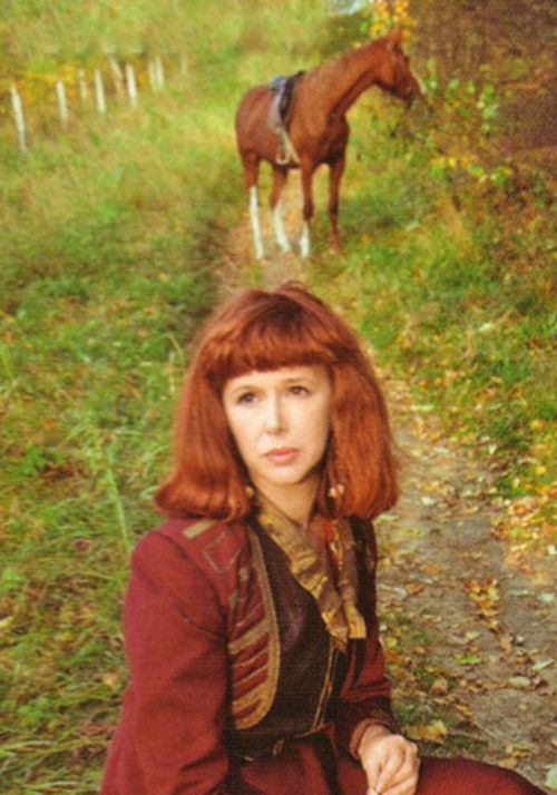 Blooming Hill in the Middle of an Empty Field (2001) poster