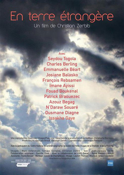 En terre étrangère (2009) poster