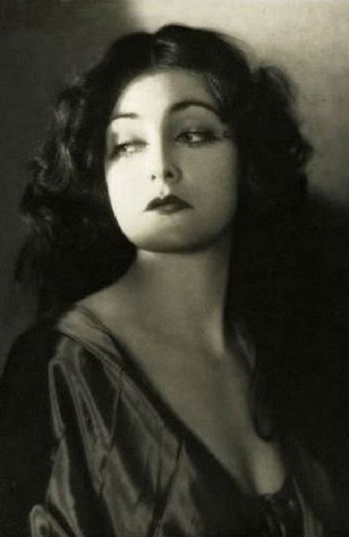 Clothes Make the Woman (1928) poster