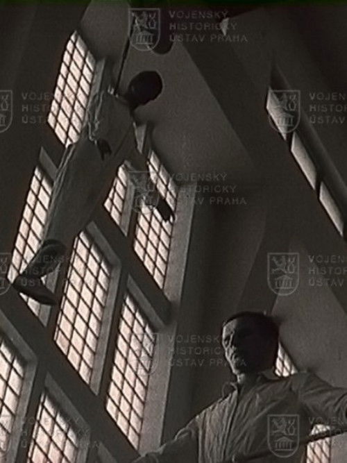 Človek vo veľkej hale (1964) poster