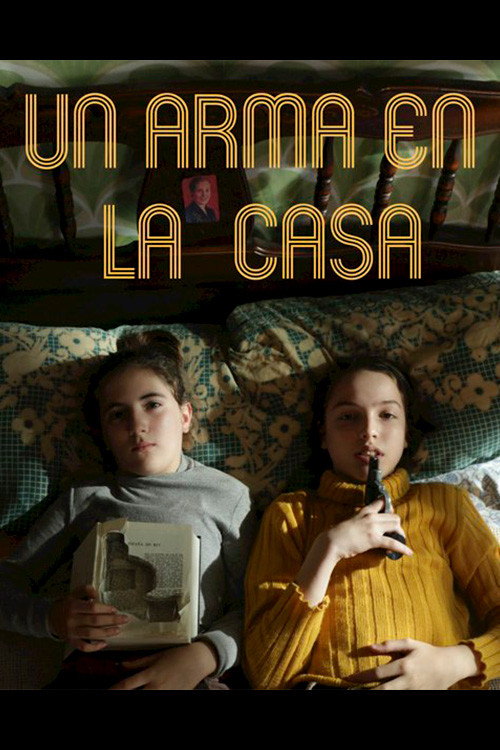 Un arma en la casa (2022) poster
