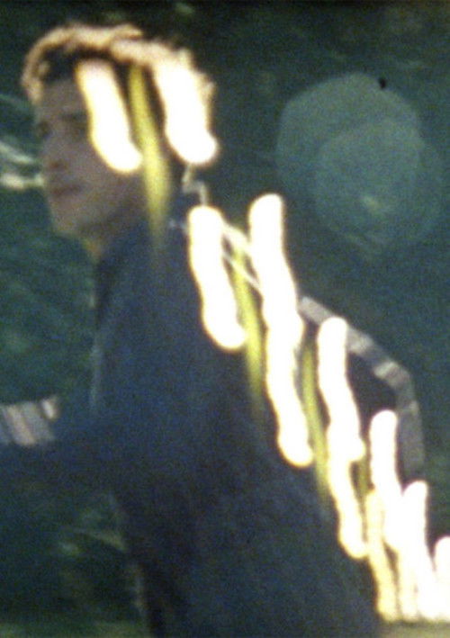 Restos (2010) poster