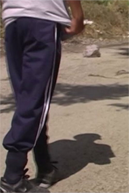 children who throw stones (2010) poster