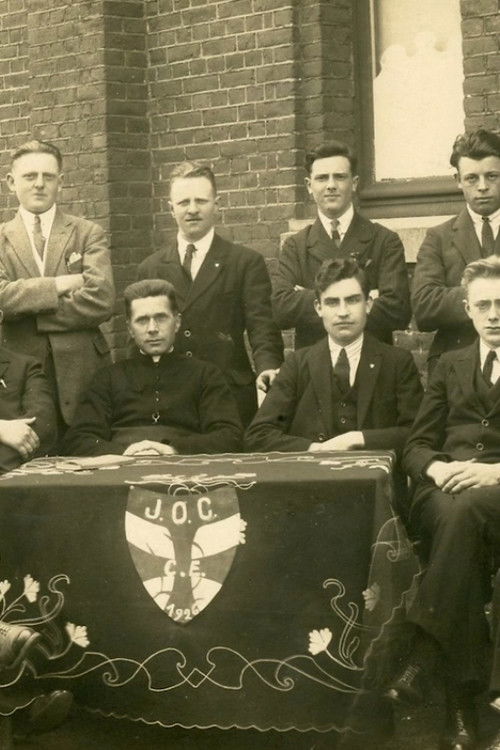 « Un jeune travailleur vaut plus que tout l’or du monde ! » (2022) poster