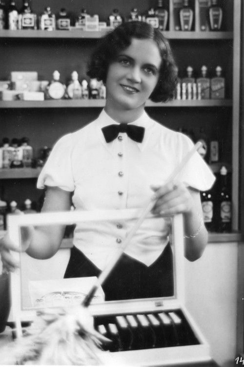 Pikku myyjätär (1933) poster