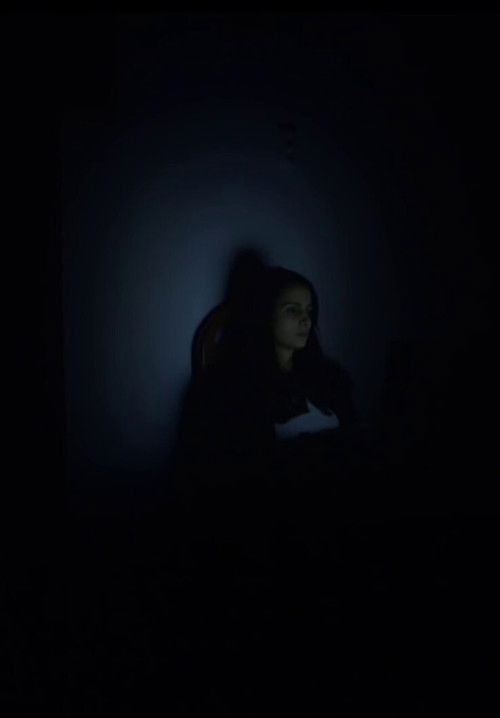 În care eroina se ascunde și apoi are parte de o întâlnire neașteptată (2015) poster