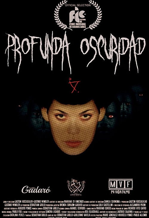 Profunda oscuridad poster