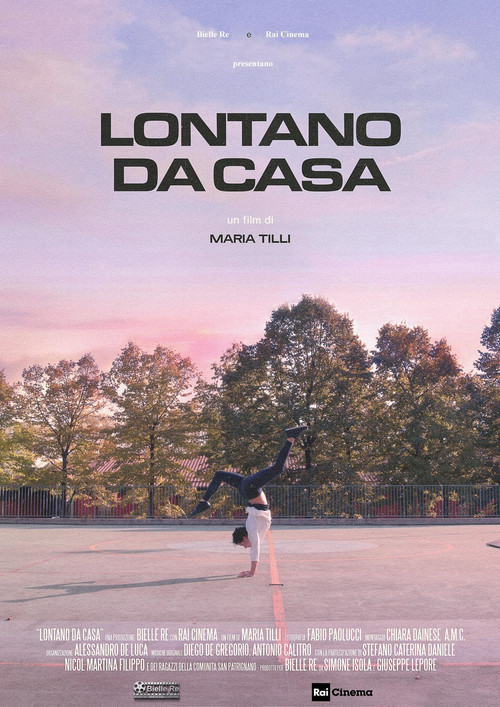 Lontano da casa (2021) poster