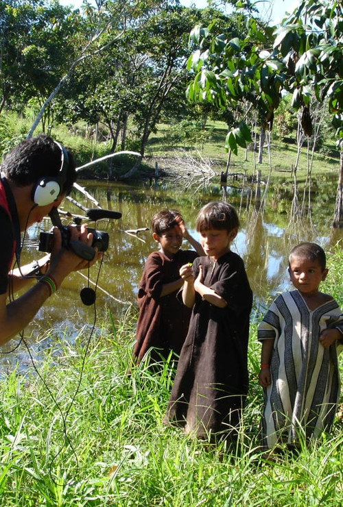 A Gente Luta Mas Come Fruta (2006) poster