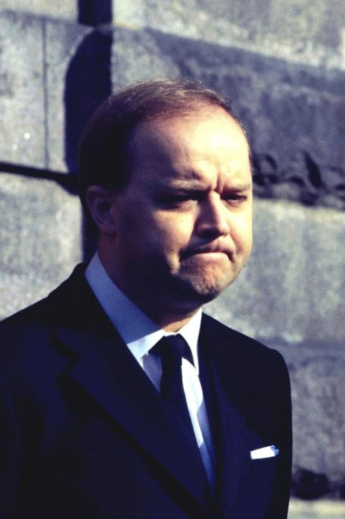 Tjenstlig tavshed (1984) poster