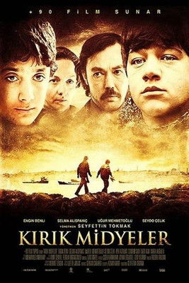 Kırık Midyeler (2012) poster