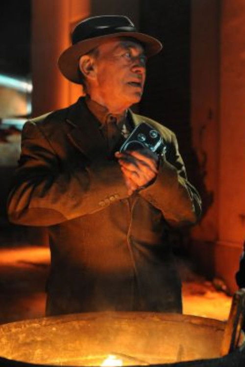 Senhor X (2010) poster