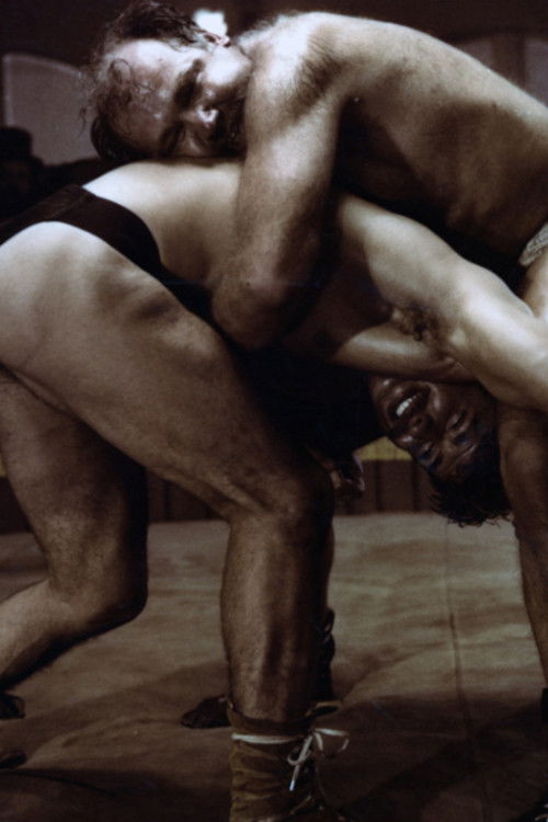 Żelazna obroża (1976) poster