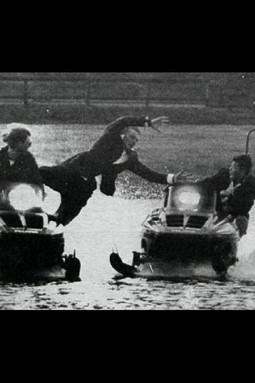 Spurning um svar (1992) poster