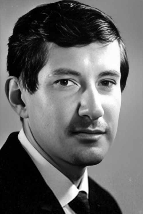 Олег Комаров